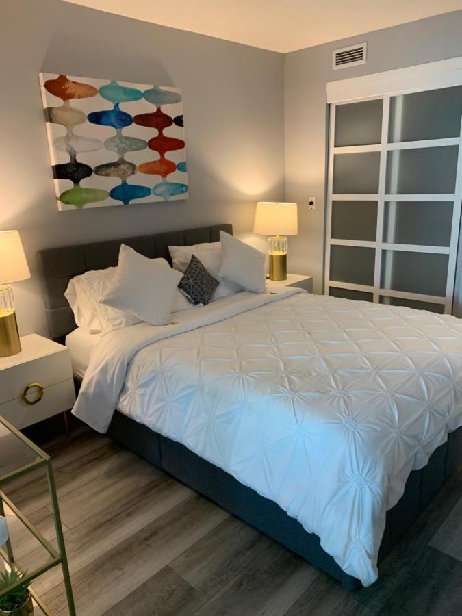 Downtown Waterfront Suites With Cn Tower Views Toronto Bagian luar foto