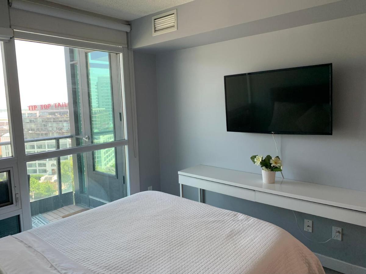 Downtown Waterfront Suites With Cn Tower Views Toronto Bagian luar foto